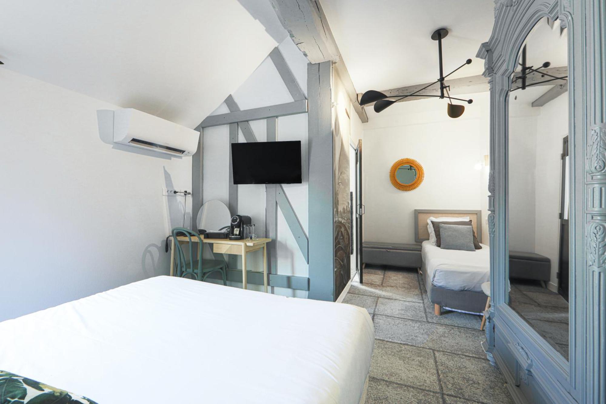 Logis Hôtel du Sauvage La Ferté-Gaucher Quarto foto